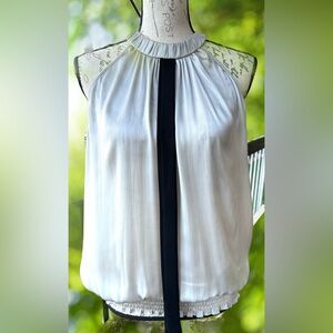 Sleeveless Blouse with Black Tie
Pale Beige/Black
Medium
Like New